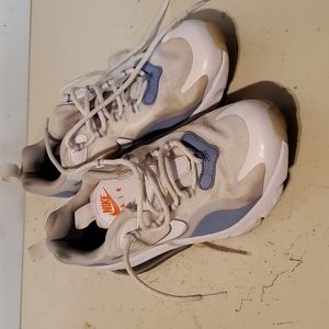 NIKE girls Air Max 270 React SE "White Indigo Fog"